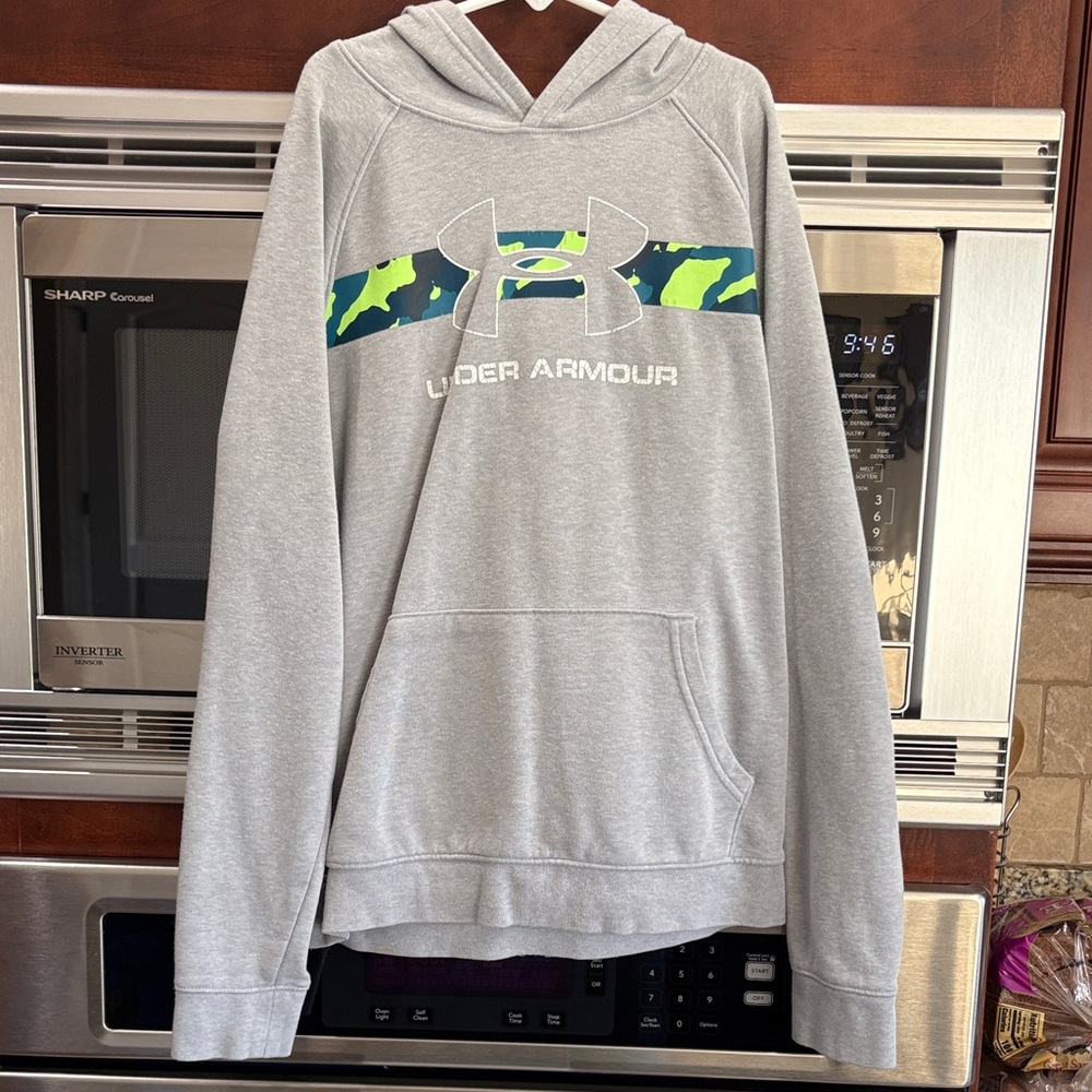 Youth Large Under Armour hoodie